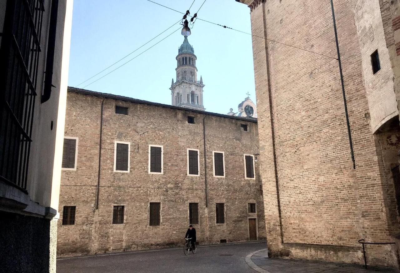 Sant'Anna Studio Apartment Parma Exterior foto