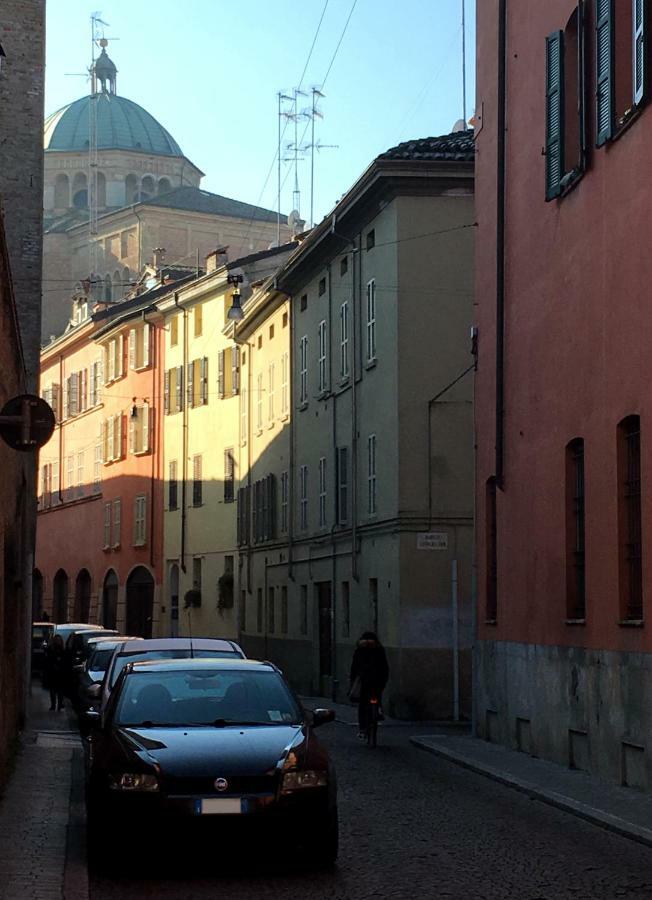 Sant'Anna Studio Apartment Parma Exterior foto